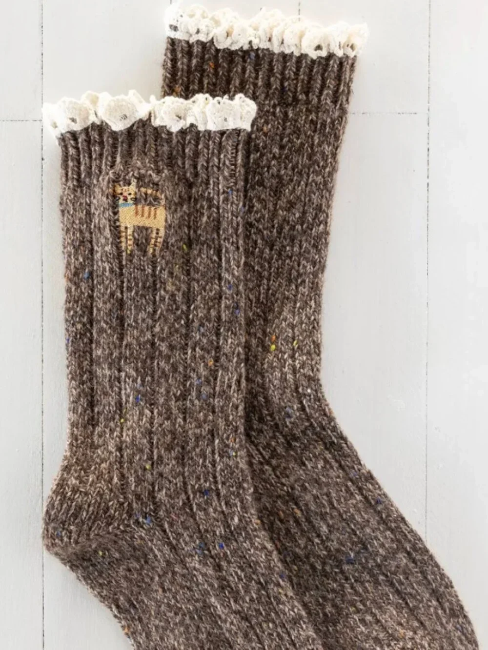 NATURAL LIFE: CAT EMBROIDERED SOCKS
